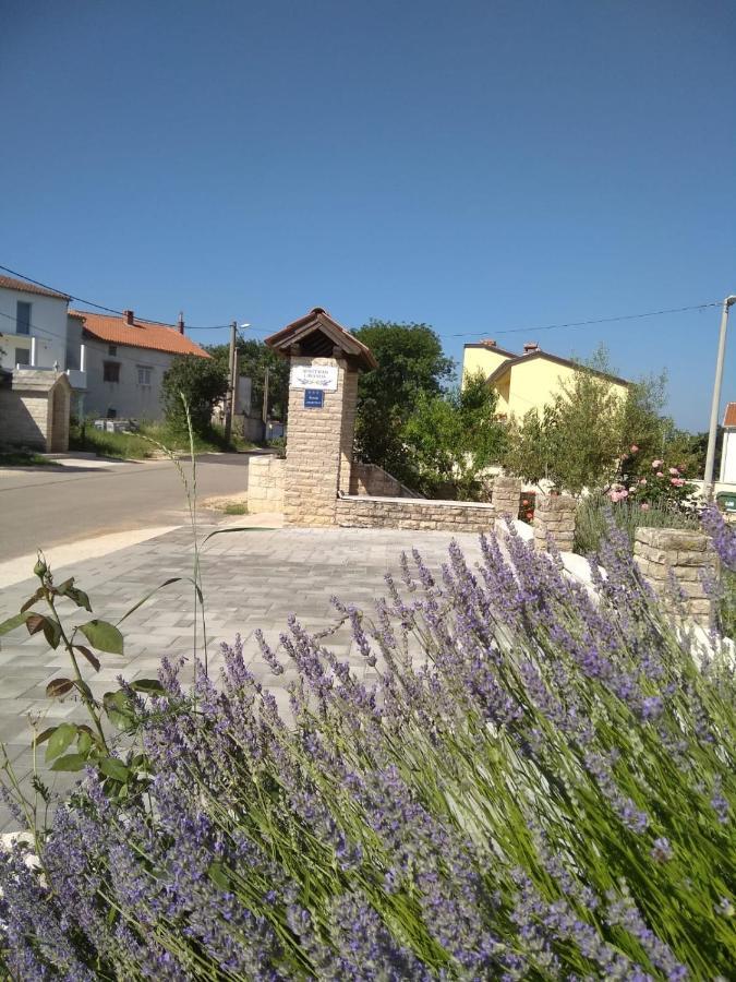 Apartment Lavanda 2 بوريتش المظهر الخارجي الصورة